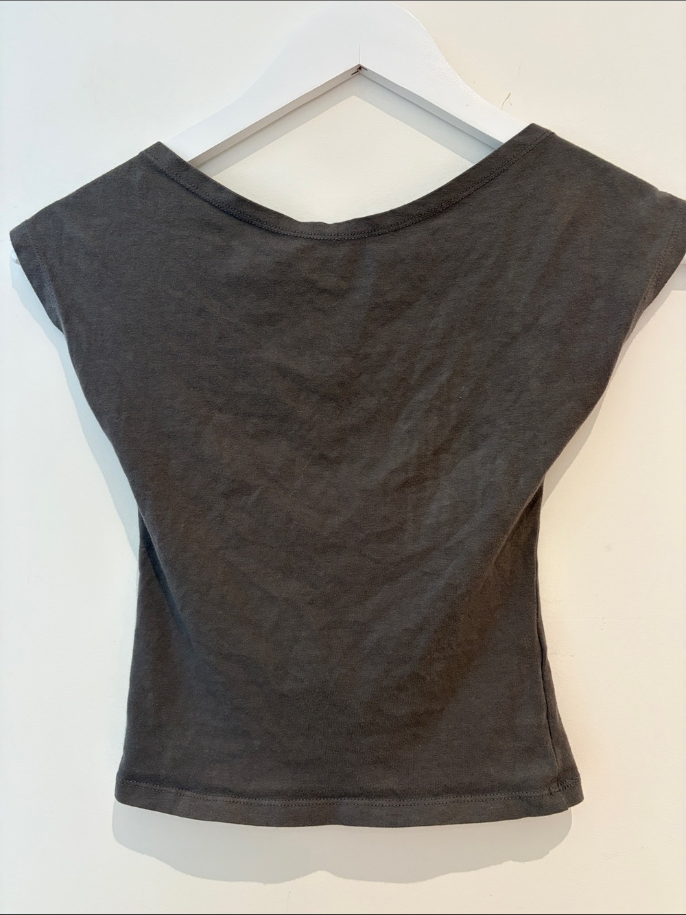Subdued Women's Gray Cap Sleeve Backless T-Shirt